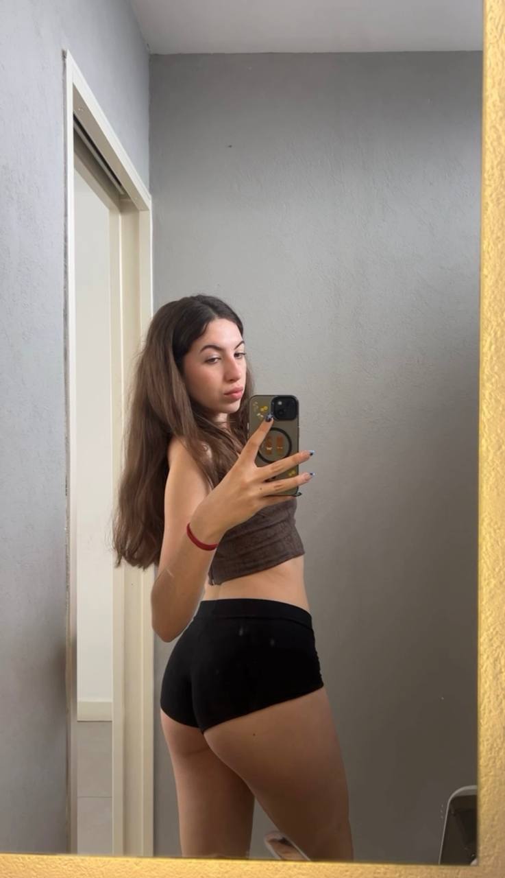 Amber in her underwear in Handan