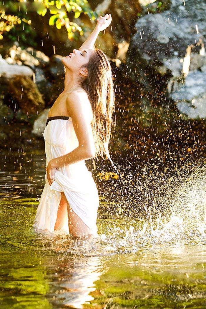 Marie Avgeropoulos in Handan