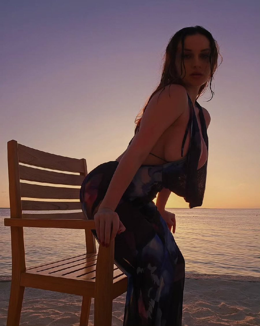 Sexy girl Miranda Faith nude in Handan