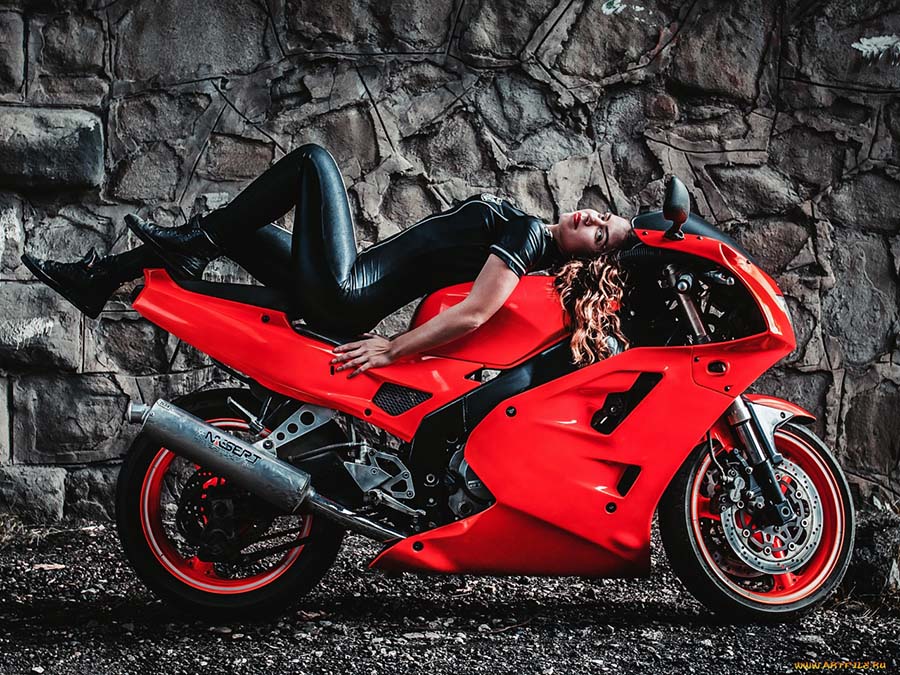 Beautiful girl Beautiful girls and motorcycles in Handan