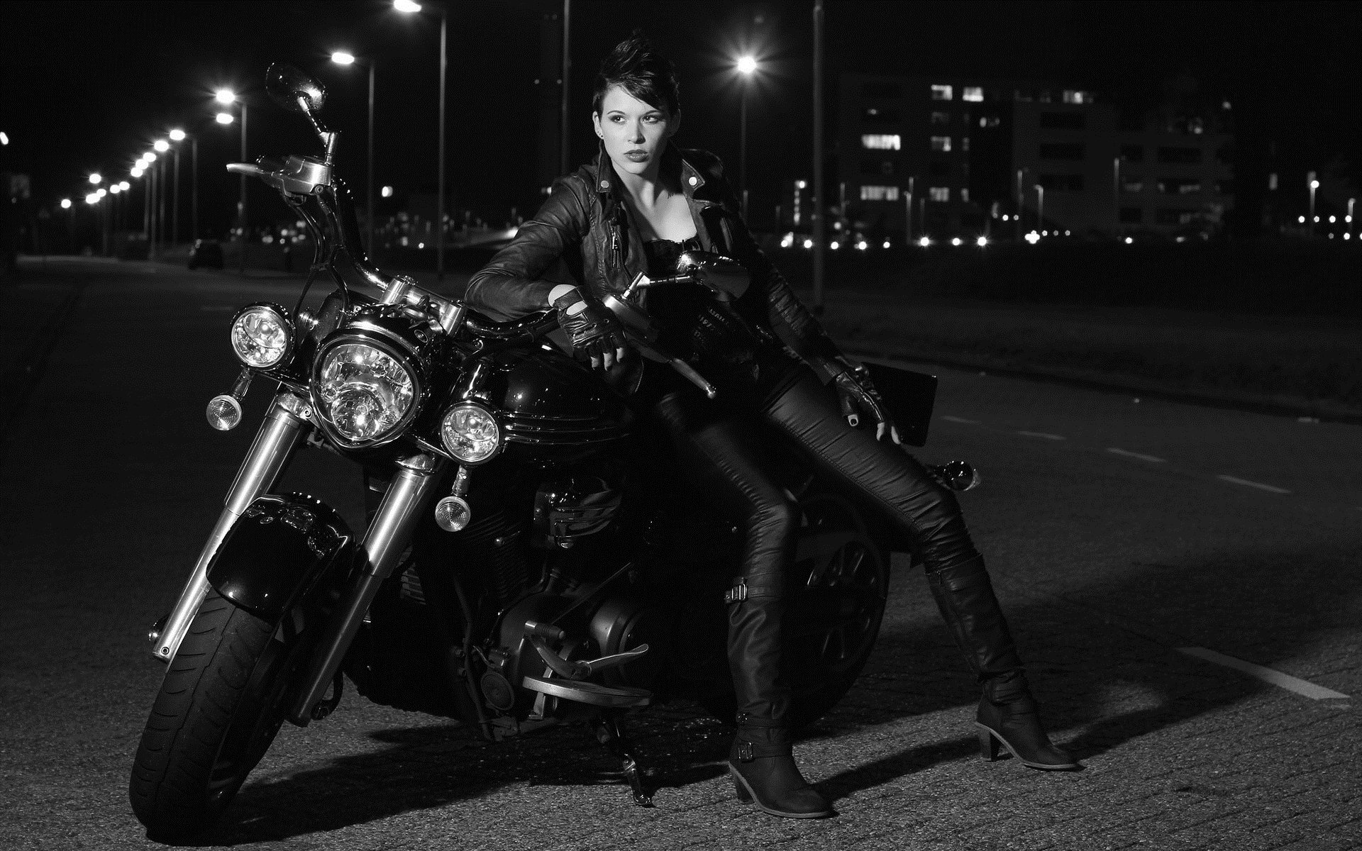 Photo Beautiful girls and motorcycles in Handan