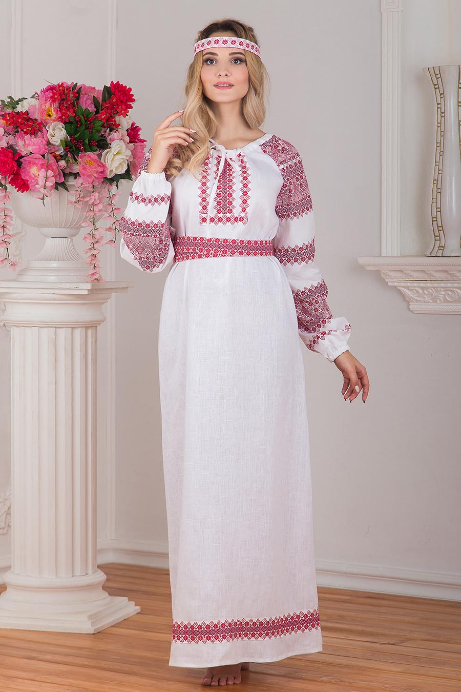 Women in Slavic costumes in Handan