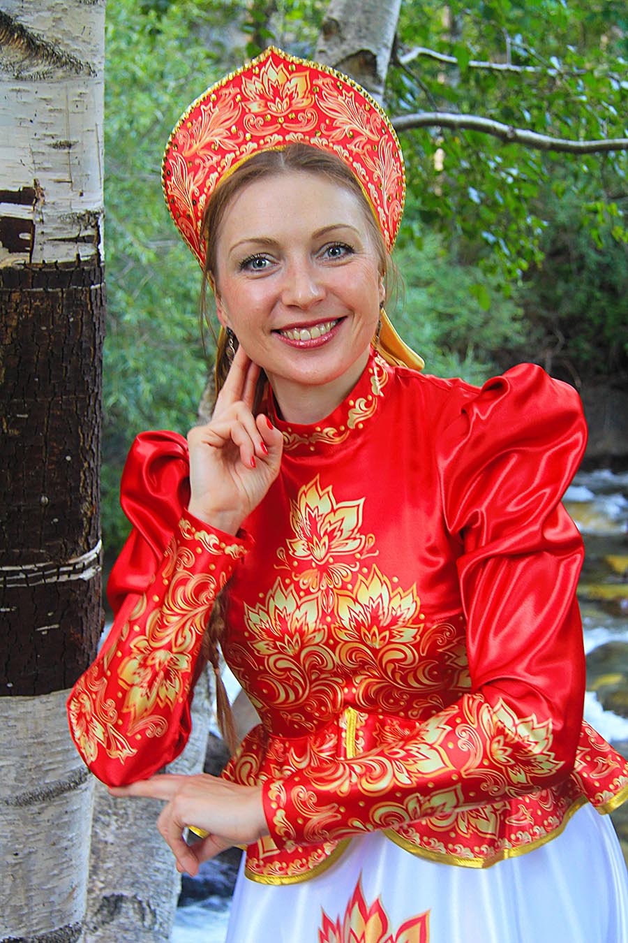 Women in Slavic costumes in Handan