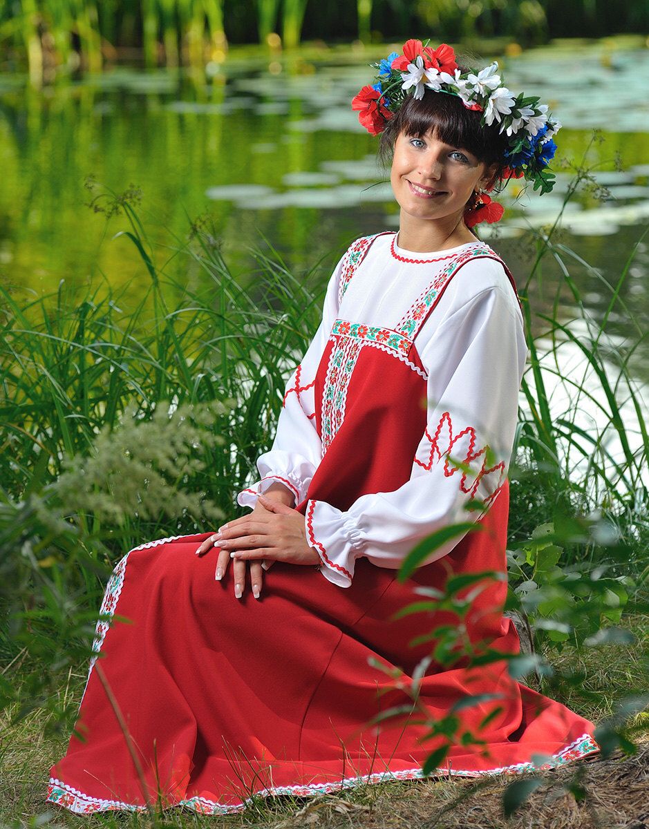 Beautiful girl Girls in Slavic costumes in Handan