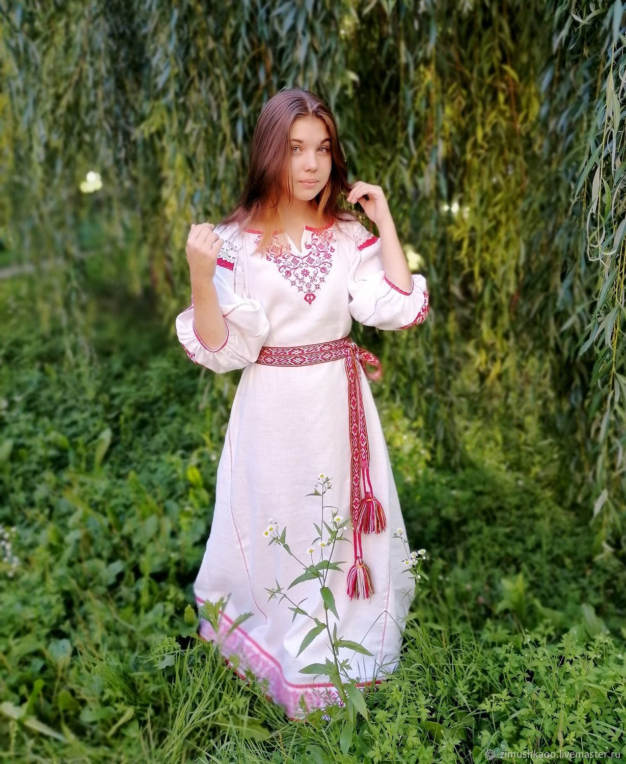 Girl Girls in Slavic costumes in Handan